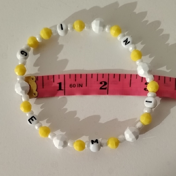 Gemini Beaded Bracelet - Yellow and White - Picture 7 of 7